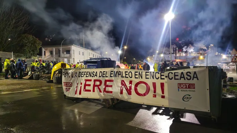ENCE inicia una huelga de una semana por el ERE en la fábrica de Navia